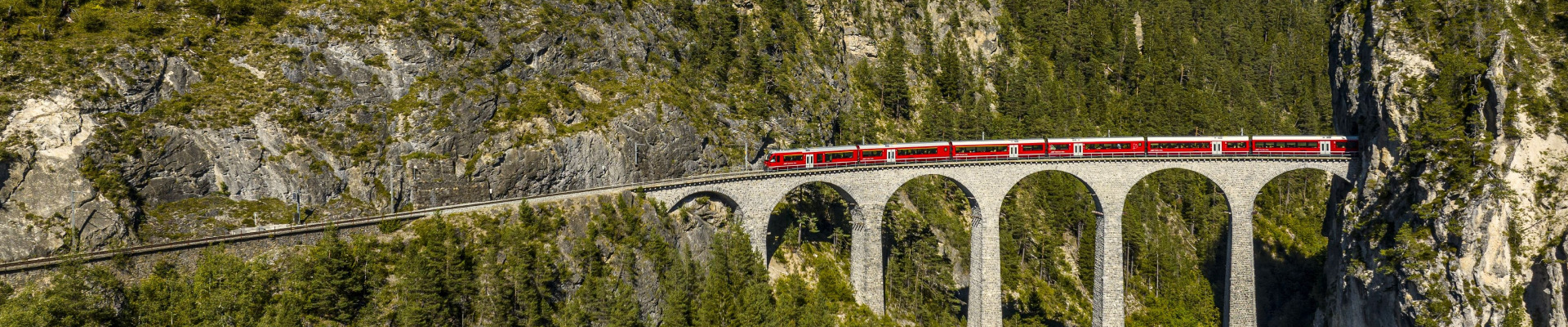 bernina-and-glacier-train-two-routes-in-one-day-from-milan.png