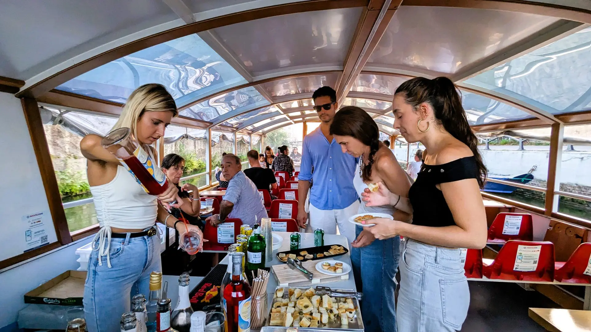 tour en bateau sur les canaux milanais et la darsena 1