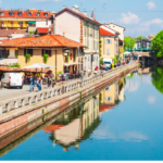 giro in barca sui navigli milanesi e darsena