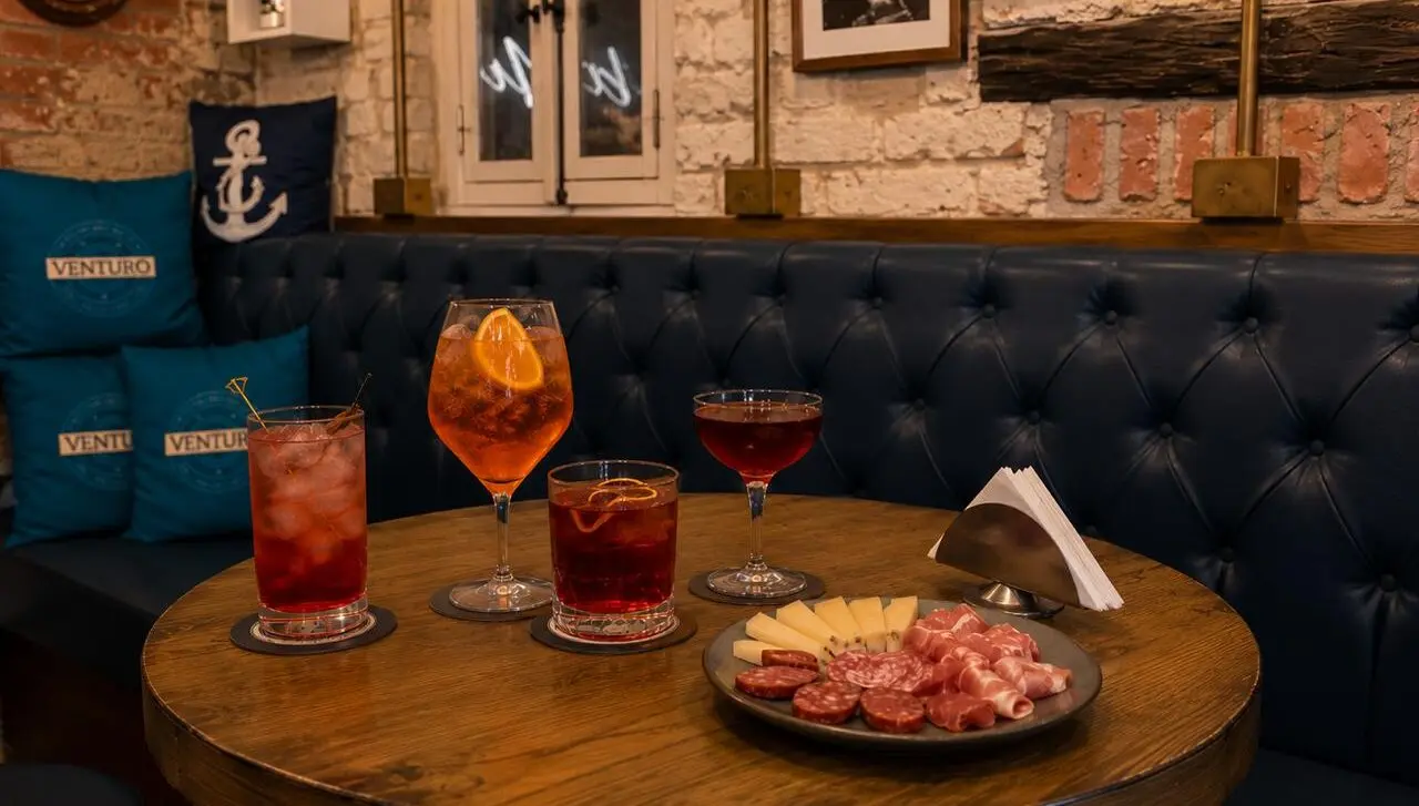 negroni experience on the navigli cocktail italian mixology 2